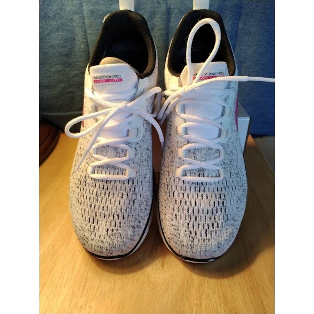 Skechers Flex Appeal Vivid Spirit Sneakers - 8M. Black and white in color.